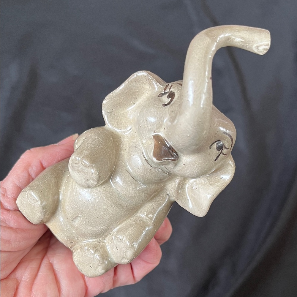 Vtg Lonely Anthropomorphic Gray Elephant Shaker Ceramic Single Figurine